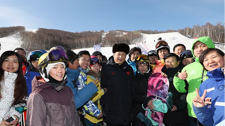 习近平推动中国冰雪运动和产业加速发展
