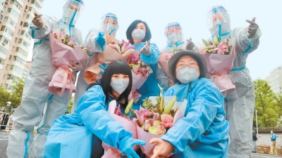 鲜花送给“战疫妈妈”