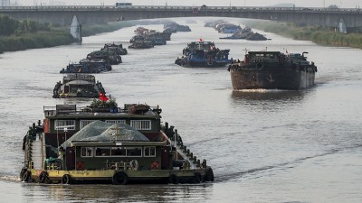 江苏淮安：繁忙的京杭大运河