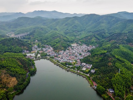 特色旅游助力山村振兴