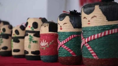 草编艺术带动村民增收