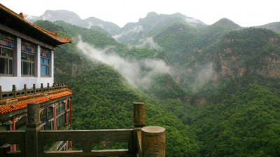 山西绵山现云海景观，宛若人间仙