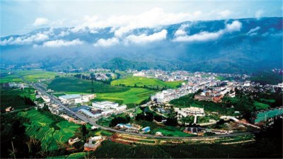 把广袤乡村建设成幸福家园