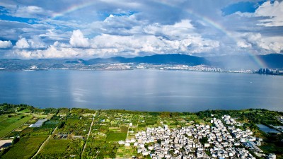 美！彩虹飞跨洱海