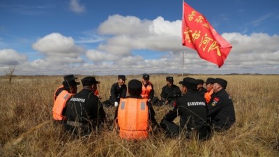 黄河上游有支黄河护河队