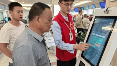 商丘市行政务信息管理局 优化服务提质效 全程帮办暖民心
