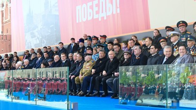 习近平出席俄罗斯纪念苏联伟大卫国战争胜利80周年庆典