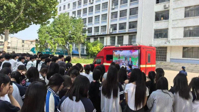 金桥街道香君社区联合商丘商贸学校开展消防应急演练活动