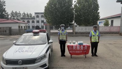 商丘交警田间地头宣传忙 助力“三夏”送“安全”
