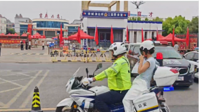 商丘交警为考生提供紧急援助 全力护航“高考路”