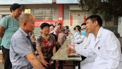 河南宝丰：开展党外知识分子专家送医疗下基层活动
