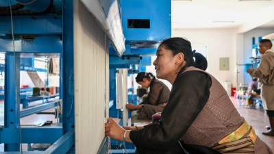 辉煌60载 魅力新西藏丨一张藏毯的守正与创新