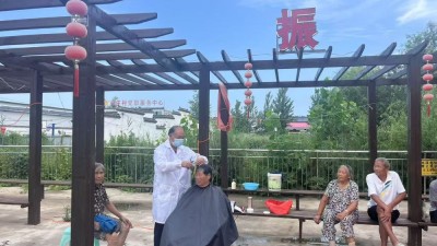 河南虞城：大雨送凉人心暖 冯庄村“以孝治家”大食堂温情开餐