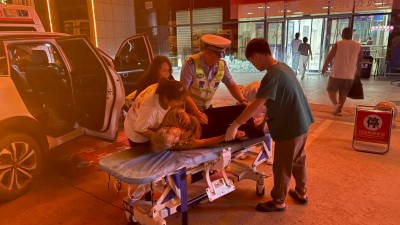 河南商丘：警灯为生命护航！虞城交警5分钟紧急护送急症老人脱险