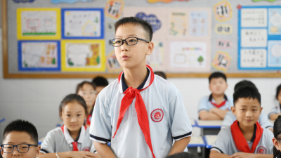 社旗法官进校园， “开学第一课”别开生面