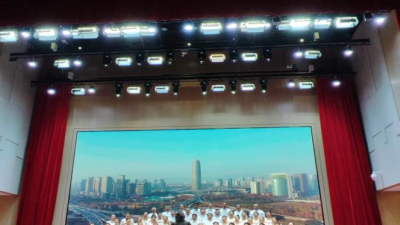 “春之声”合唱团惊艳亮相迎国庆文艺晚会