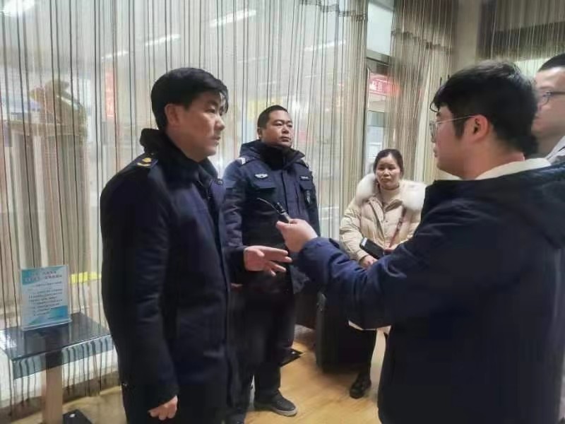 发扬商丘好人精神，帮旅客找回钱物