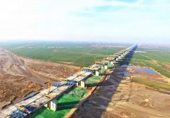 河南又一座跨越黄河特大桥顺利合龙，全长7377米