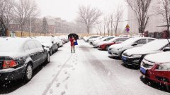 风雪中的坚守者