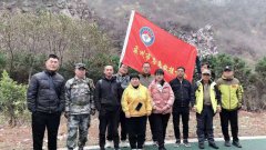 翻山越岭 强体能 ， 结合实地 练精兵